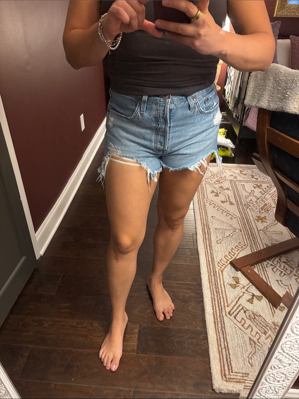💙LEVI’S 501 Ripped Jean Shorts - Picture 7 of 7